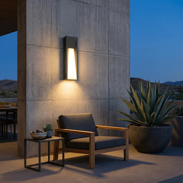Outdoor LED Wall Light Slim IP65 – Warm & Cool White | Qonforta