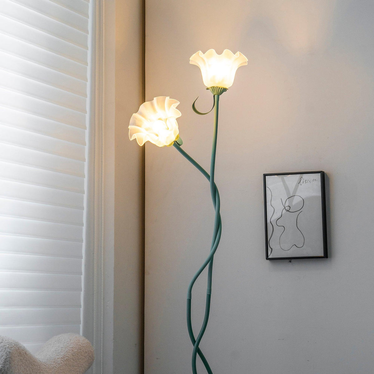 Calla lily floor lamp, green stem white shades - shown for scale