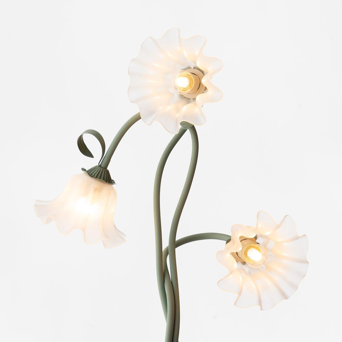Calla lily floor lamp, green stem white shades - wide interior view