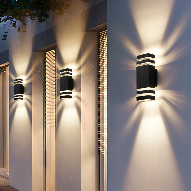 Modern Outdoor Wall Sconce Up-Down LED Light | Qonforta
