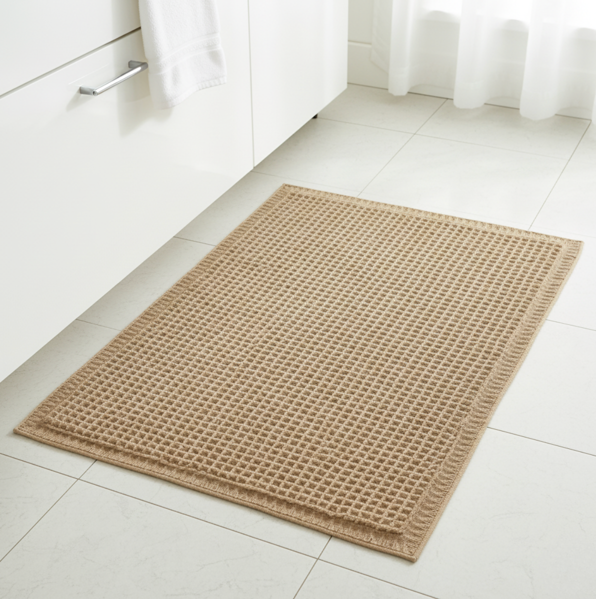 Waffle Bath Mat, Non-Slip Microfiber with Tassels | Quick-Dry Bathroom Rug | Qonforta