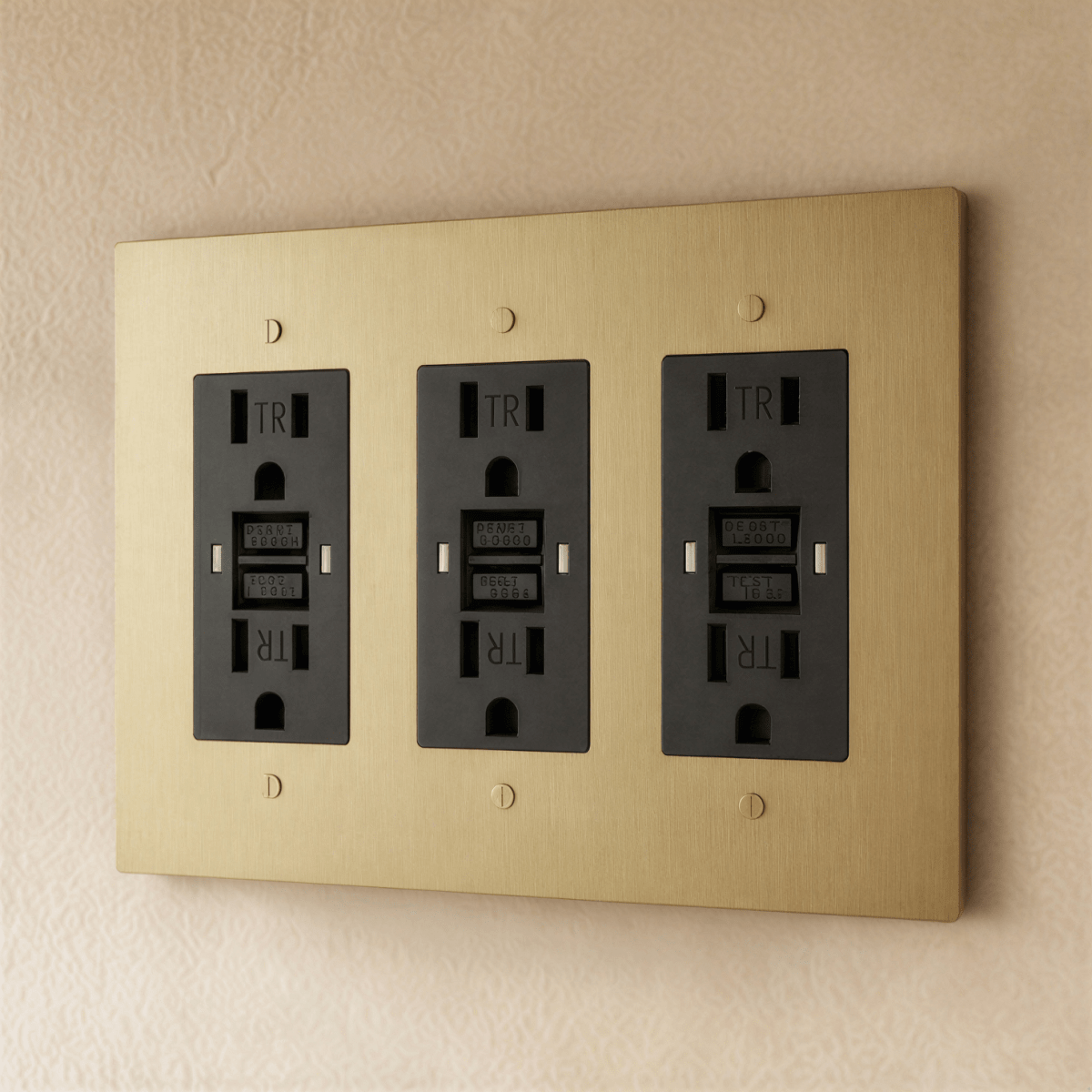 Solid Brass Wall Outlet USB-C GFCI – 7 Finishes | Qonforta