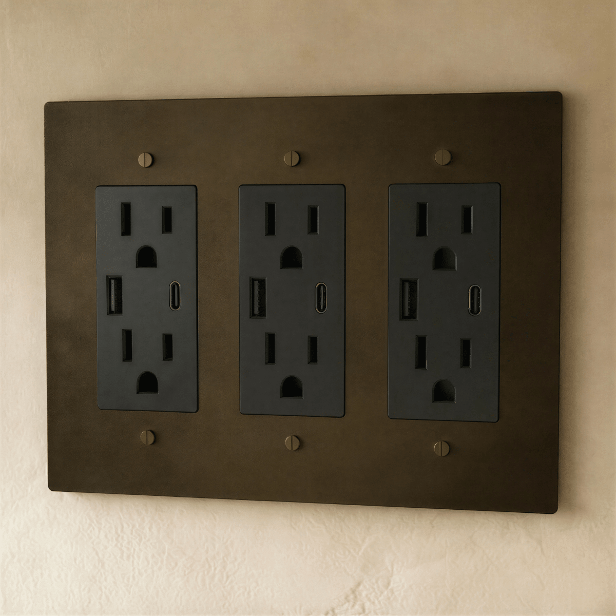 Solid Brass Wall Outlet USB-C GFCI – 7 Finishes | Qonforta