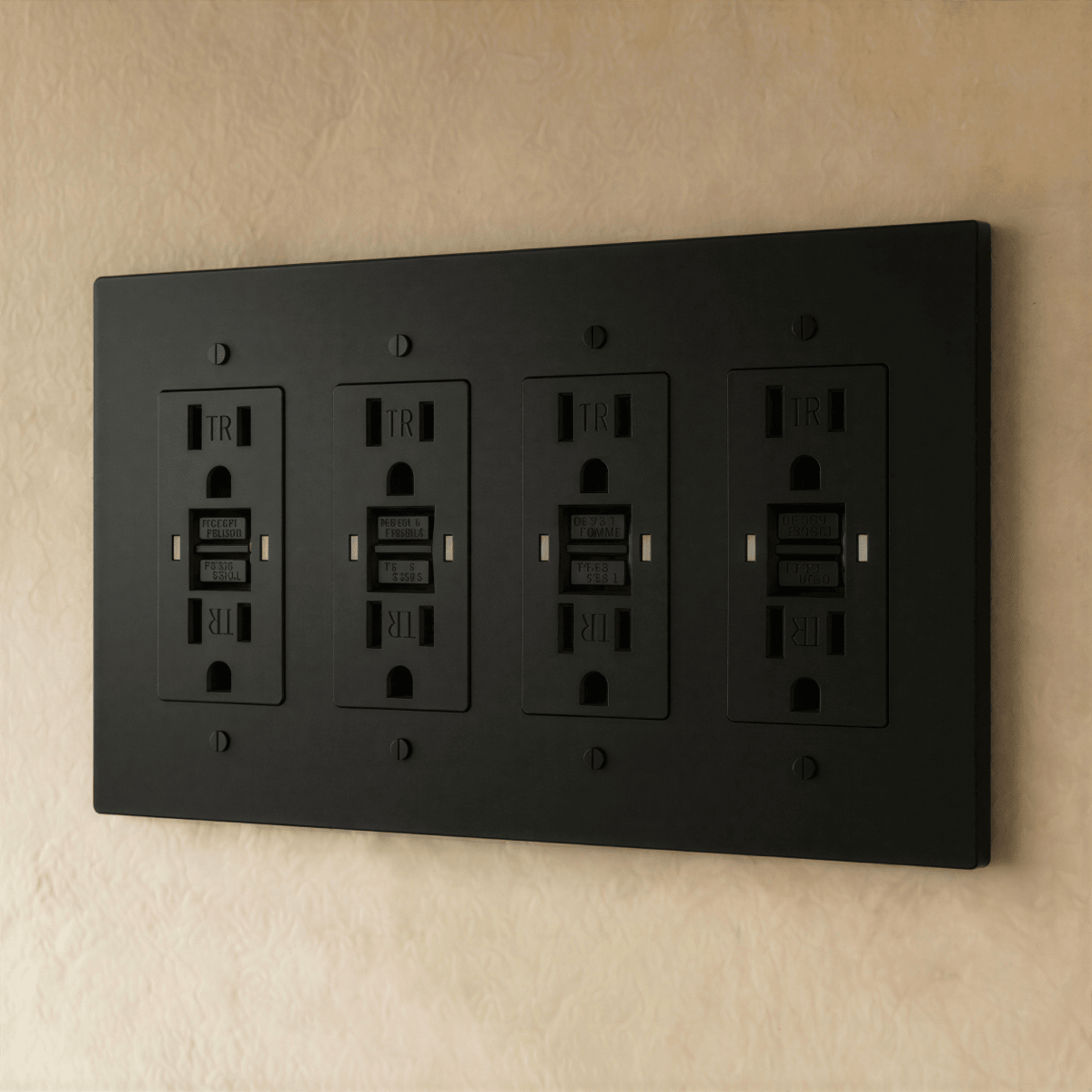 Solid Brass Wall Outlet USB-C GFCI – 7 Finishes | Qonforta