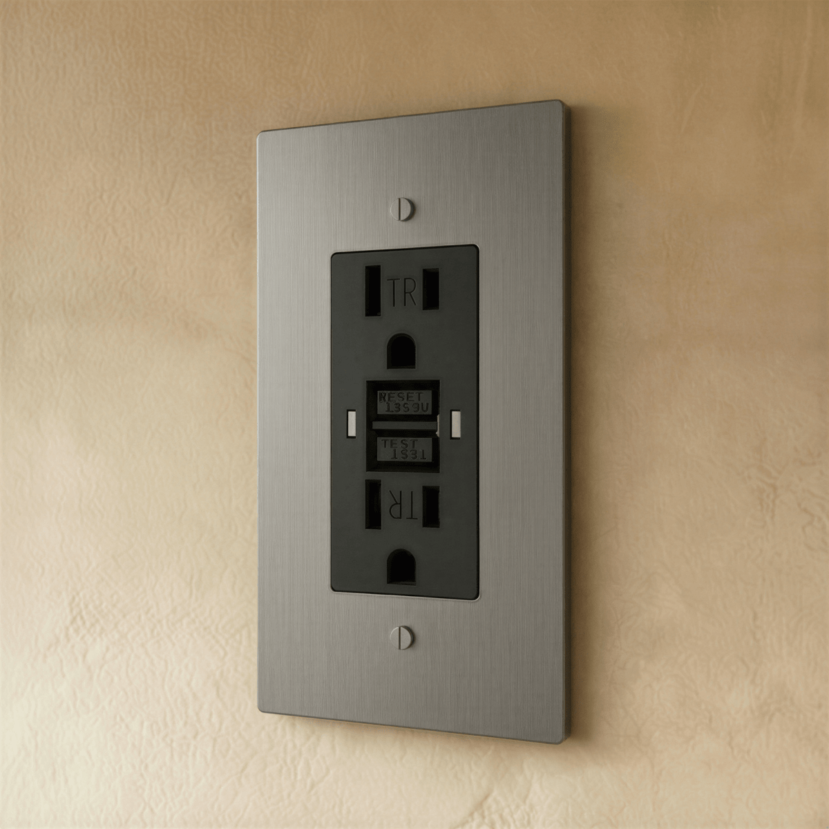 Solid Brass Wall Outlet USB-C GFCI – 7 Finishes | Qonforta