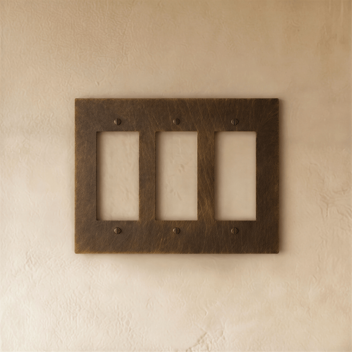 Vintage Brass Wall Plate Patina Finish – 1 to 5 Gang | Qonforta