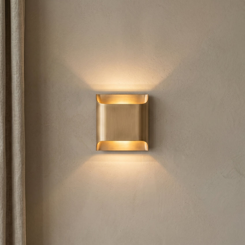 Fluted Brass Wall Sconce | 2 Sizes & Colors | Qonforta