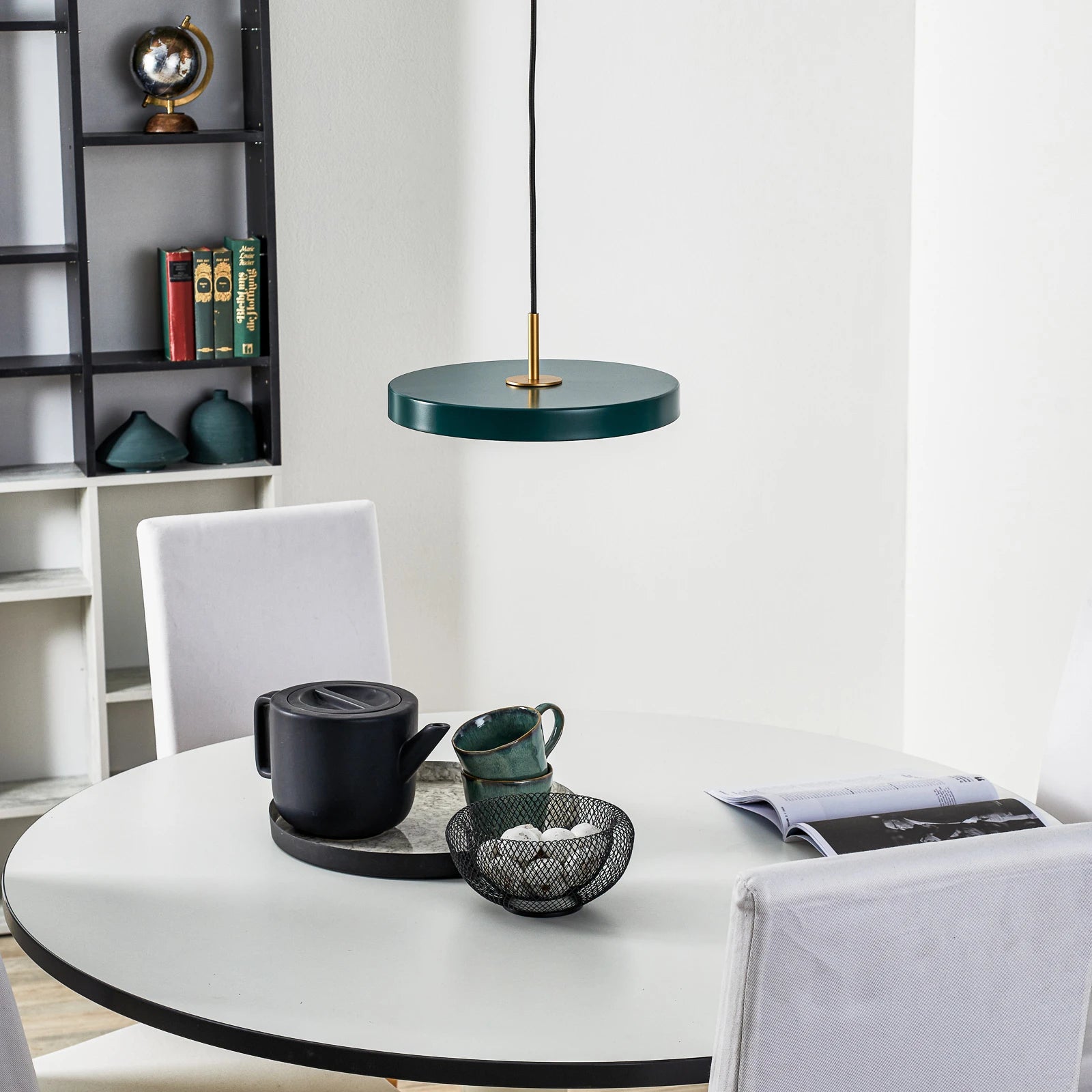 Dimmable Metal Disc LED Pendant Light | 6 Colors | Qonforta
