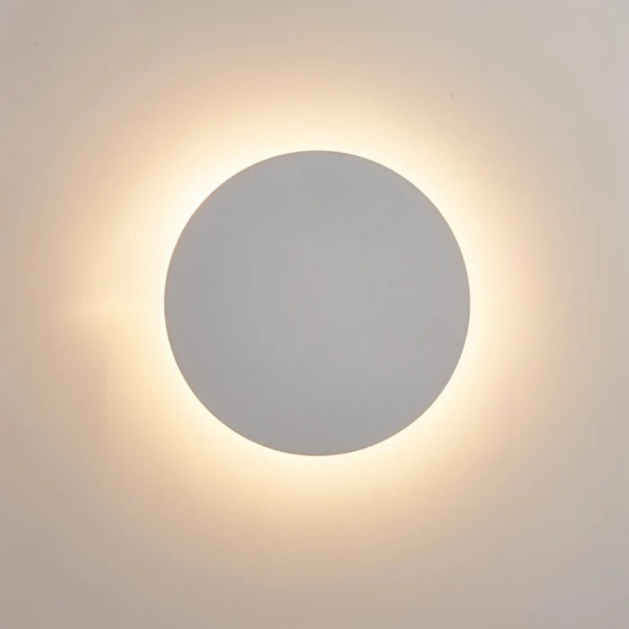 Hadro Round LED Wall Light in 3 Sizes | Qonforta, White
