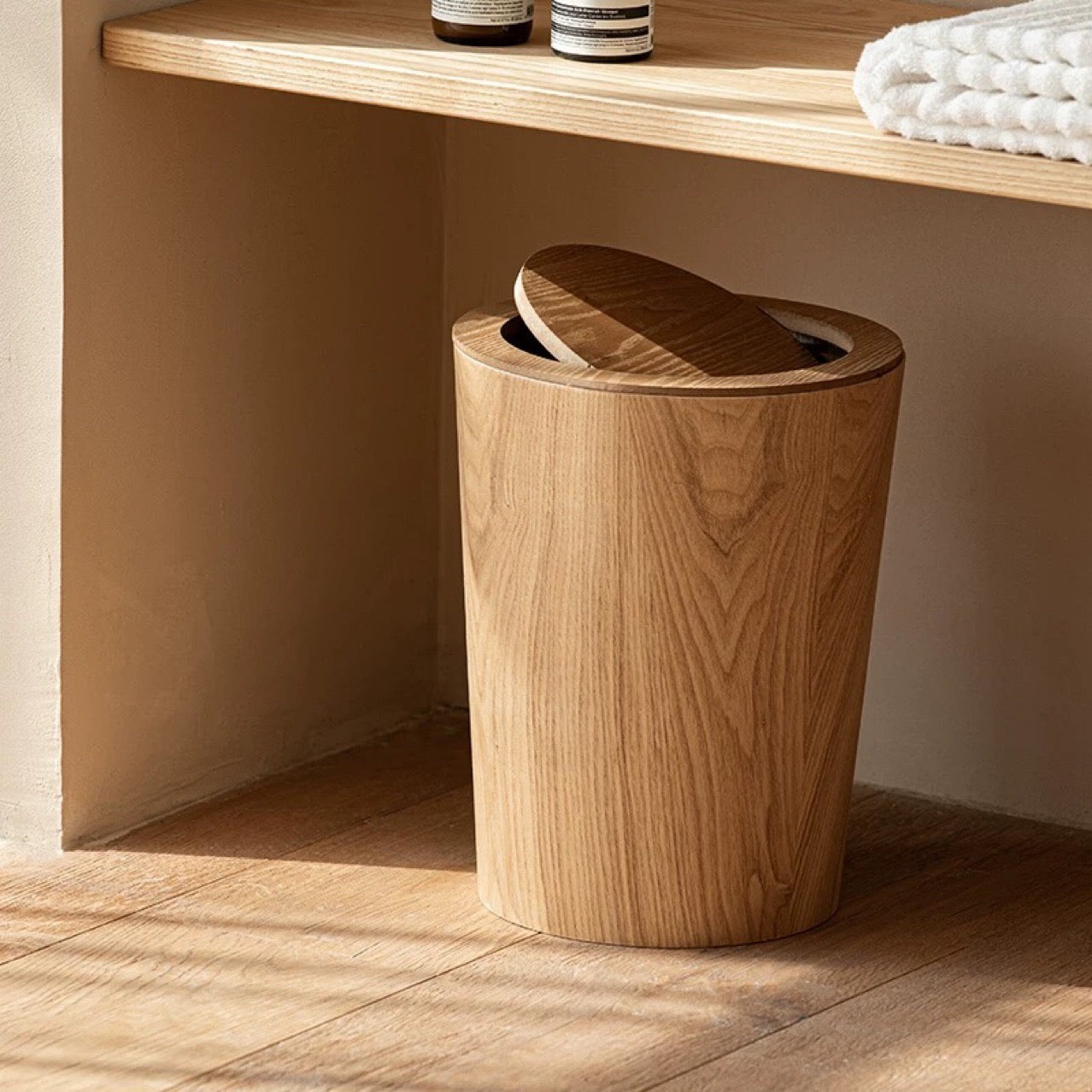 Wood-Grain Rotating Lid Trash Bin | Timber-Style Waste Bin | Qonforta