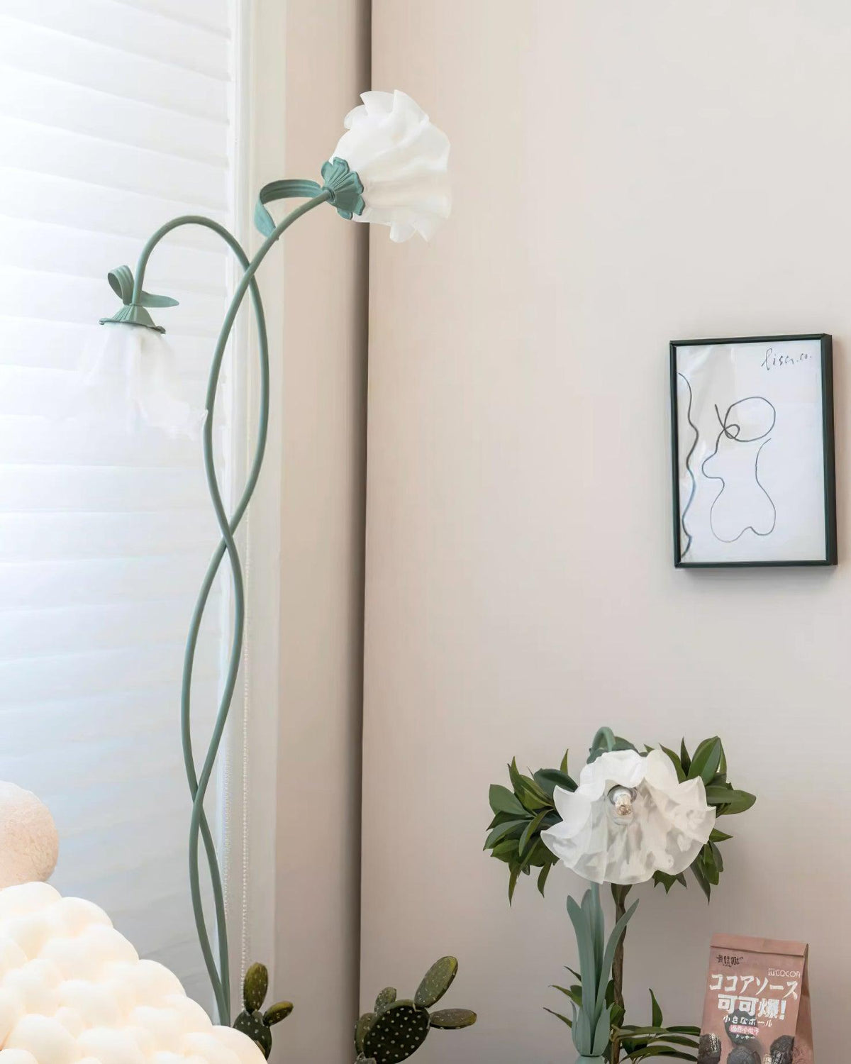 Calla lily floor lamp, green stem white shades - side profile, warm light