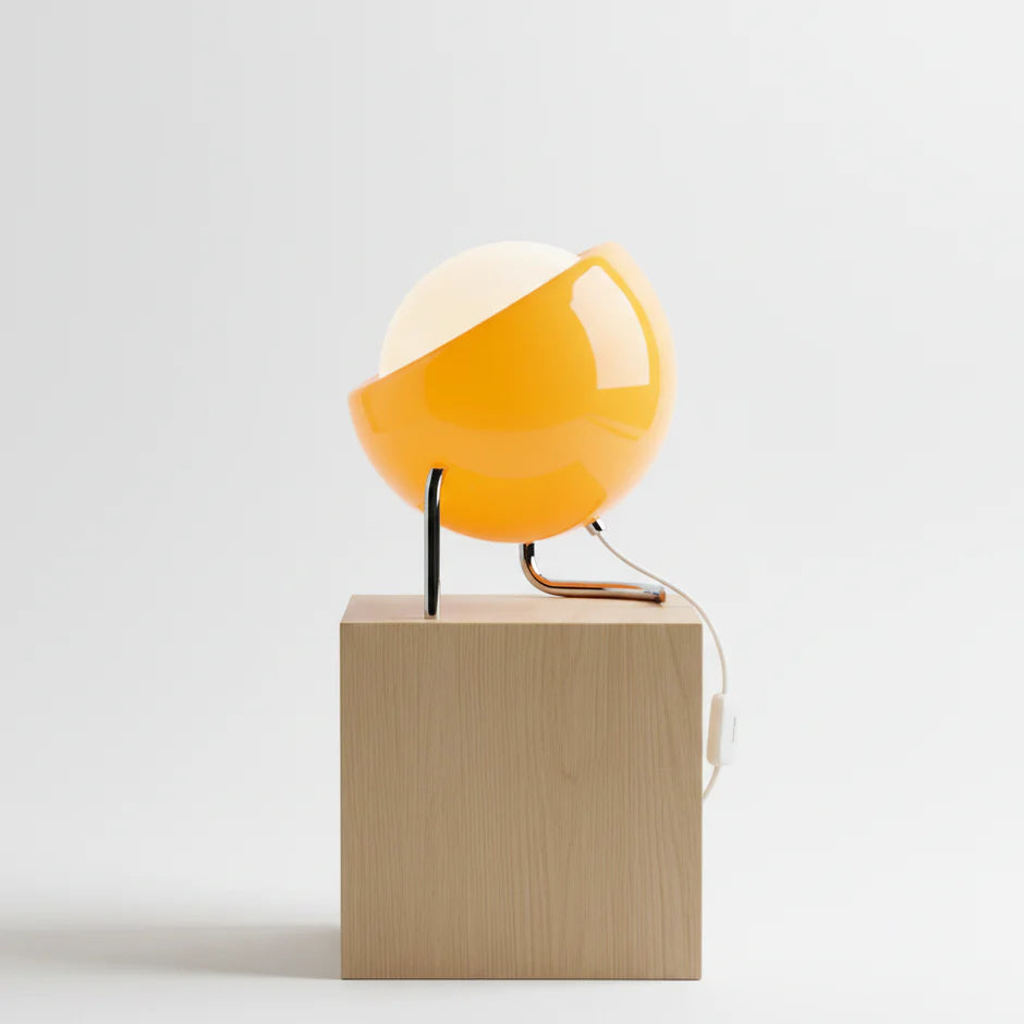 Retro Globe LED Table Lamp | Qonforta