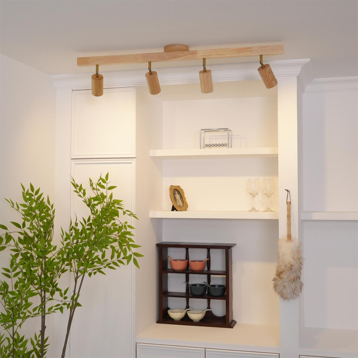 Merlo wood track lighting bar - box contents