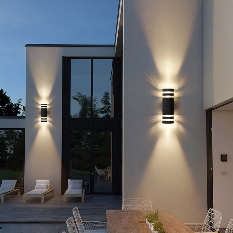 Modern Outdoor Wall Sconce Up-Down LED Light | Qonforta