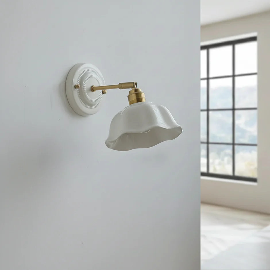 Ceramic Copper Wall Sconce | Adjustable | White | Qonforta