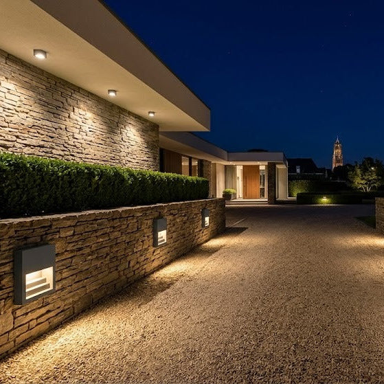 Qonforta AquaWall Waterproof Outdoor Wall Light