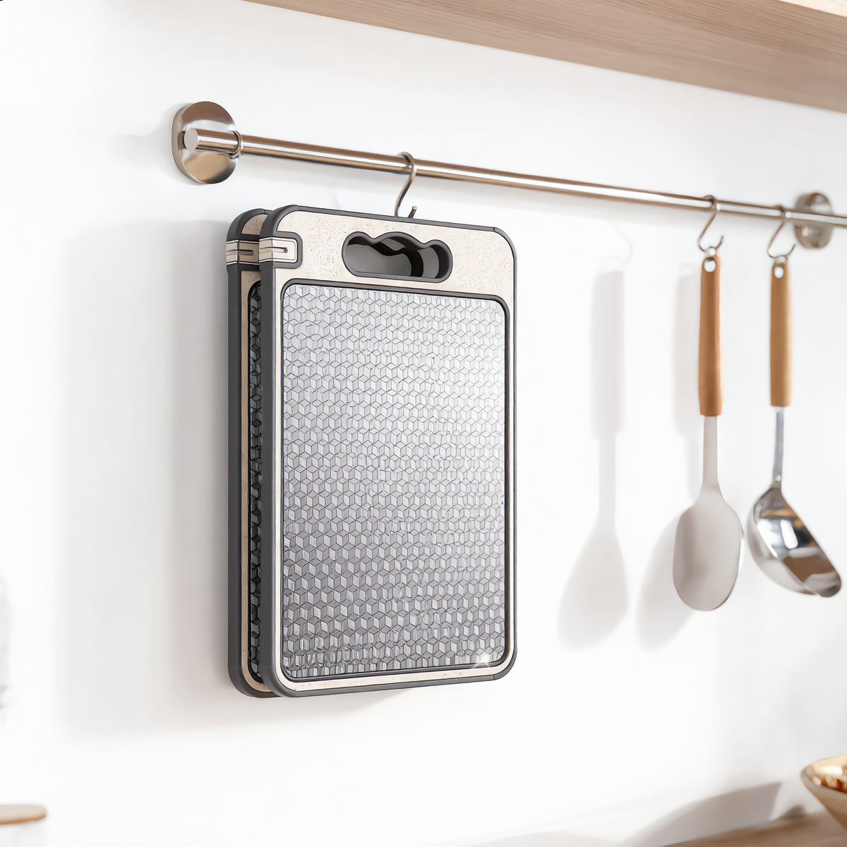 Maestro Dual-Sided Cutting Board - Built-In Sharpener | Qonforta