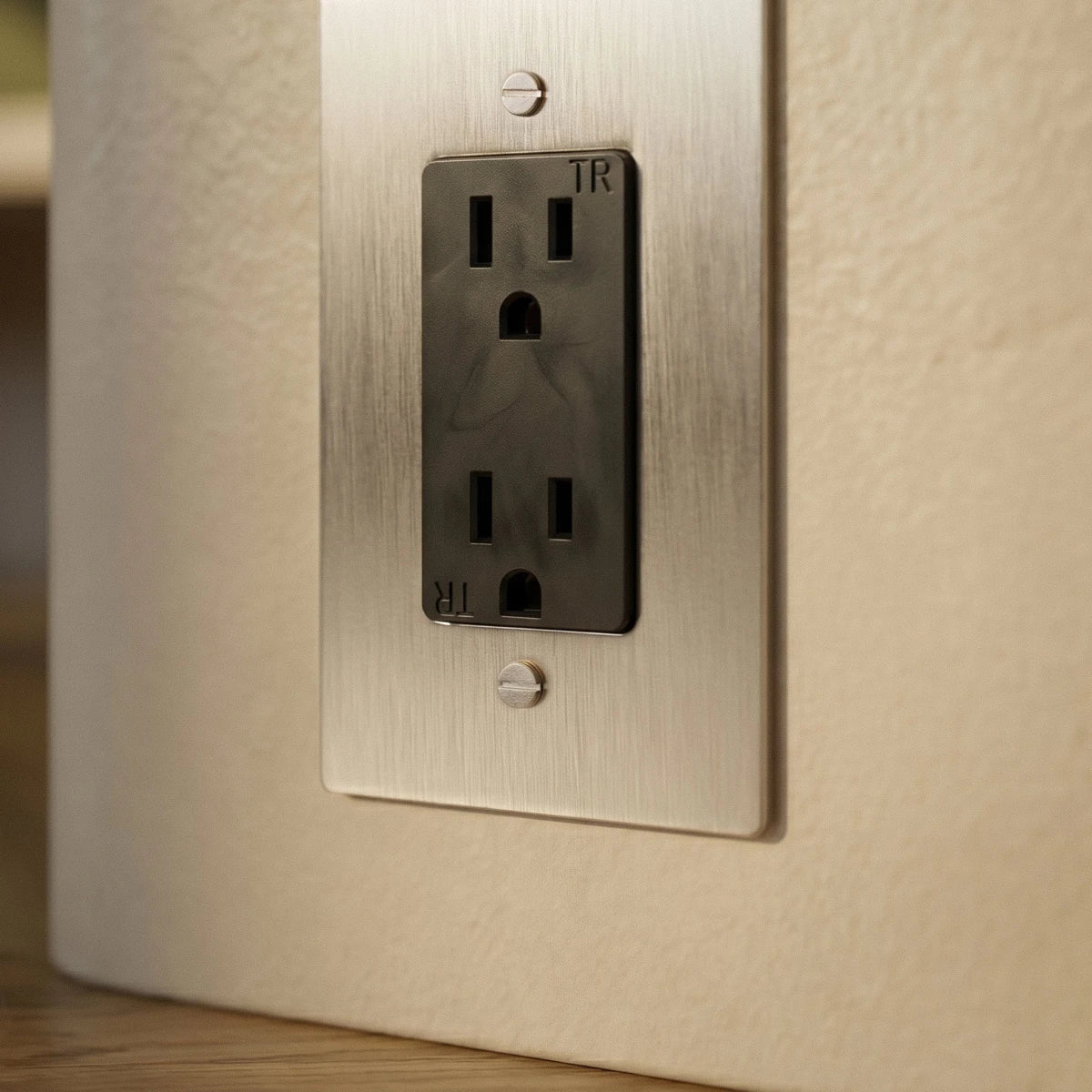 Solid Brass Wall Outlet USB-C GFCI – 7 Finishes | Qonforta