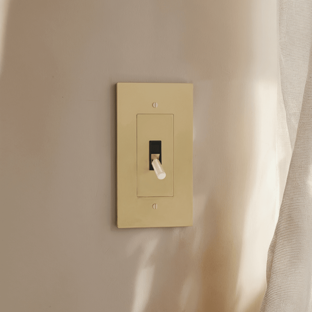 Solid Brass Toggle Light Switch – 7 Finishes | Qonforta
